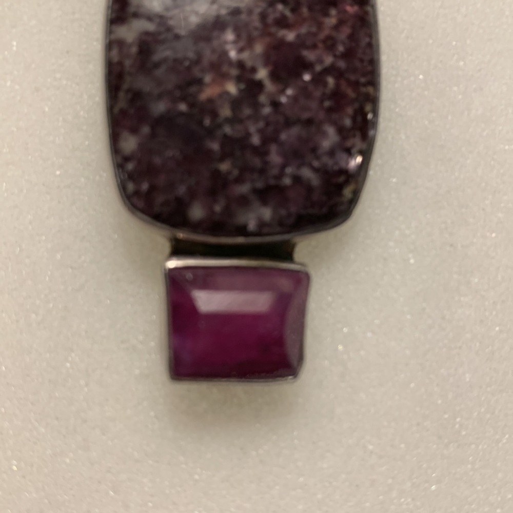 Amy Kahn Russell Handcrafted Carved Butterfly Abalone Ruby SS Pin/Pendent - Picture 3 of 4